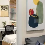 Elegant & Modern Stay