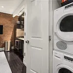 Elegant & Modern Stay