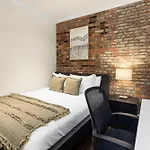 Elegant & Modern Stay