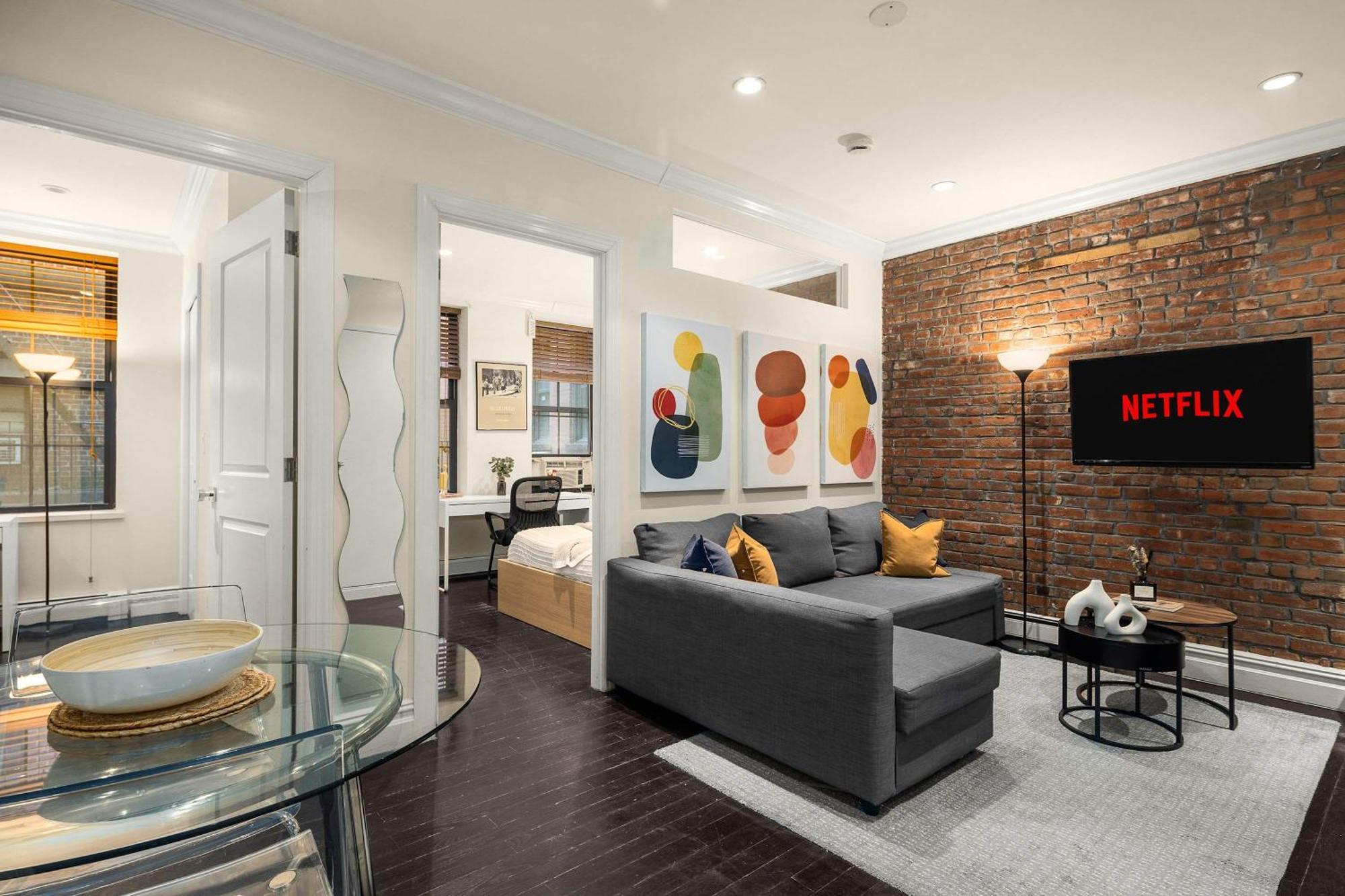 Elegant & Modern Apartment *