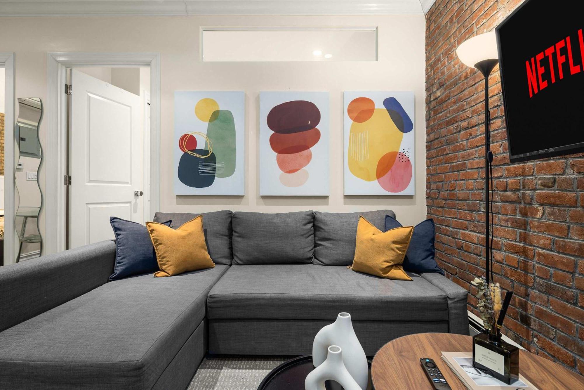 Elegant & Modern Apartment *